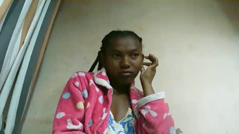 veronique online show from October 1, 2025, 8:09 am