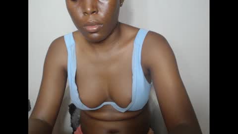 hotjessie0 online show from January 16, 2025, 1:36 pm