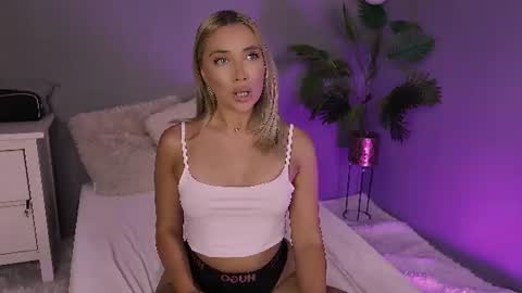 Snapshot of hotjessxx chatting on June 21, 2026, 12:52 pm Maria online show from June 21, 2026, 12:52 pm