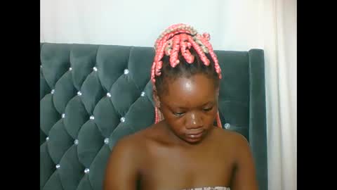 LOYCE online show from February 18, 2026, 4:19 am