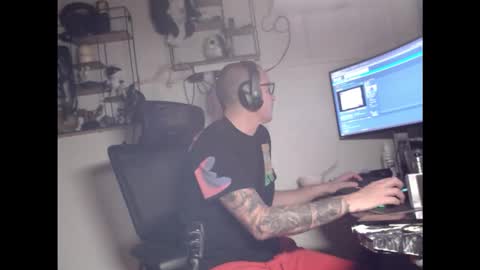 hotkinkytat online show from December 14, 2025, 5:24 am