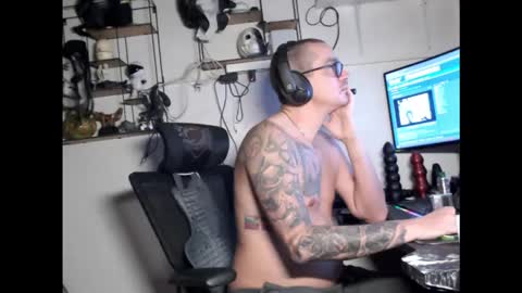 hotkinkytat online show from February 5, 2026, 1:54 am