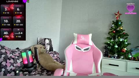 Snapshot of hotkleoo chatting on December 25, 2024, 7:35 am MistressM online show from December 25, 2024, 7:35 am