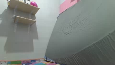 hotlavender online show from March 15, 2026, 3:45 am