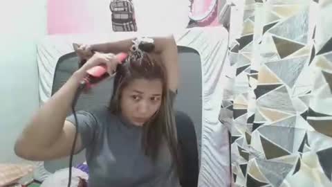 hotlavender online show from April 14, 2026, 1:33 am