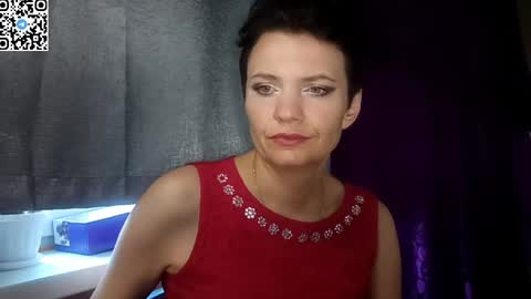 hotmamaqueen234 online show from June 5, 2026, 8:53 am