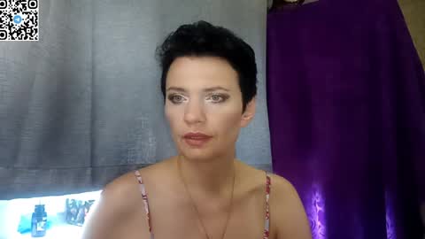 hotmamaqueen234 online show from June 10, 2026, 10:36 am