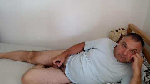hotman7423 online show from August 3, 2026, 8:35 am