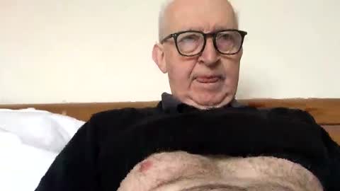 Snapshot of hotmuff99 chatting on February 15, 2025, 9:38 am hotmuff99 online show from February 15, 2025, 9:38 am