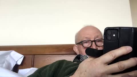 Snapshot of hotmuff99 chatting on February 26, 2025, 4:24 pm hotmuff99 online show from February 26, 2025, 4:24 pm