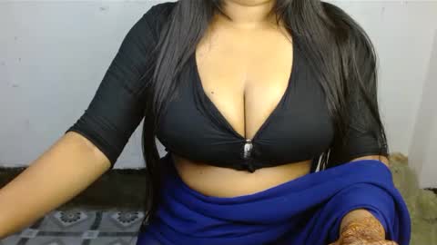 Snapshot of hotmuskan21 chatting on December 3, 2024, 5:45 pm Muskan online show from December 3, 2024, 5:45 pm