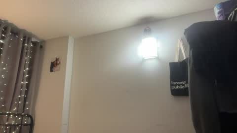 hotnesssbitchhh online show from August 10, 2026, 3:21 am