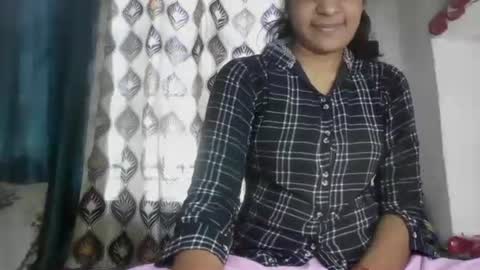 Snapshot of hotnsweetindian chatting on December 4, 2024, 7:39 am lola online show from December 4, 2024, 7:39 am