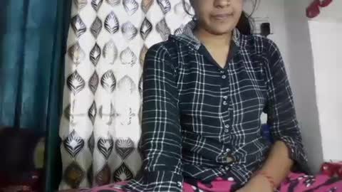 Snapshot of hotnsweetindian chatting on December 8, 2024, 7:47 am lola online show from December 8, 2024, 7:47 am