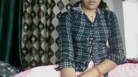 Snapshot of hotnsweetindian chatting on December 13, 2024, 2:49 pm lola online show from December 13, 2024, 2:49 pm