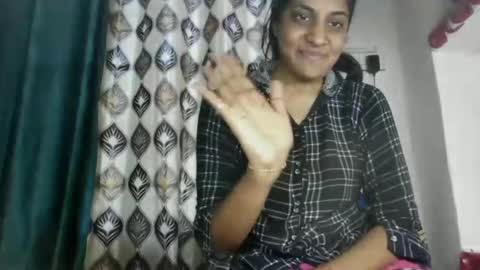 Snapshot of hotnsweetindian chatting on December 25, 2024, 10:17 am lola online show from December 25, 2024, 10:17 am