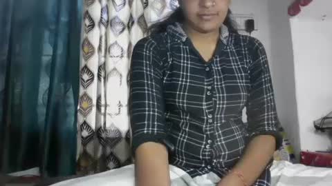 Snapshot of hotnsweetindian chatting on January 24, 2025, 10:11 am lola online show from January 24, 2025, 10:11 am