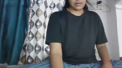 Snapshot of hotnsweetindian chatting on October 27, 2025, 6:28 am lola online show from October 27, 2025, 6:28 am