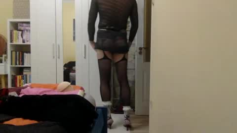 hotnylonboy online show from June 10, 2026, 9:14 pm