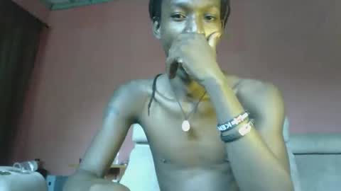 Snapshot of hotshadowx chatting on May 18, 2026, 4:07 am hotshadowx online show from May 18, 2026, 4:07 am