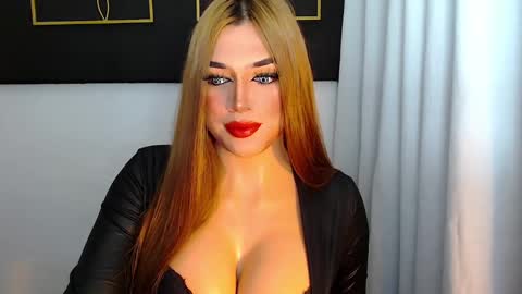 Snapshot of hotstellacumxxx chatting on December 4, 2024, 9:35 pm STELLA online show from December 4, 2024, 9:35 pm