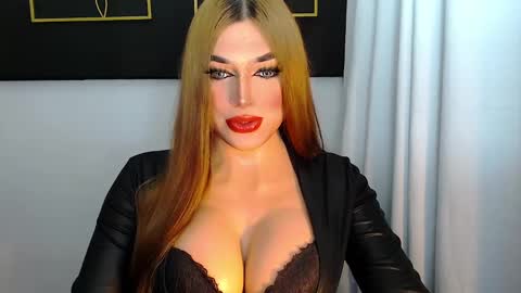 Snapshot of hotstellacumxxx chatting on December 6, 2024, 7:23 pm STELLA online show from December 6, 2024, 7:23 pm