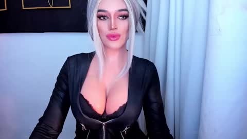 STELLA online show from March 10, 2026, 11:43 pm