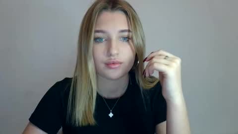 Snapshot of hotstellax chatting on October 26, 2025, 9:31 pm Stella online show from October 26, 2025, 9:31 pm