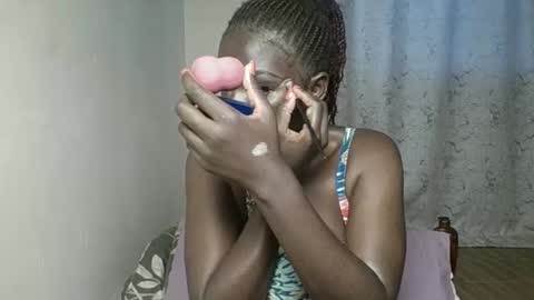 Amalia online show from November 18, 2025, 12:09 pm