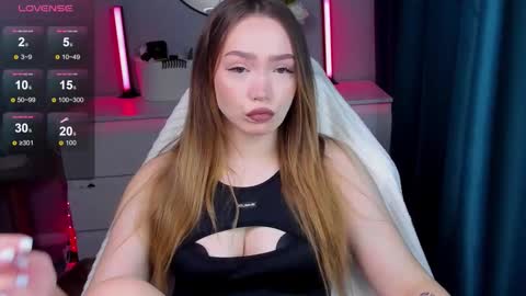 hello Im Eva online show from October 3, 2025, 12:13 pm