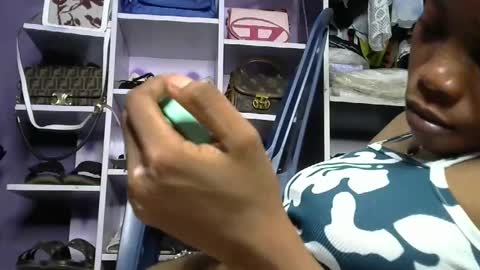 hottie baddie14 online show from November 27, 2025, 10:28 am