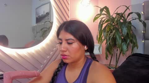 Snapshot of hottie_mine_ chatting on December 15, 2024, 7:31 pm 2pm - 9pm GMT-5 online show from December 15, 2024, 7:31 pm