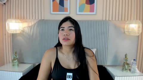 Snapshot of hottie_mine_ chatting on October 15, 2025, 10:59 am 2pm - 9pm GMT-5 online show from October 15, 2025, 10:59 am
