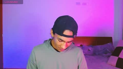 stiven online show from November 11, 2025, 2:33 am