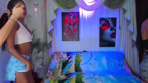 Snapshot of hotties_kittens18 chatting on December 5, 2025, 6:04 pm hotties_kittens18 online show from December 5, 2025, 6:04 pm