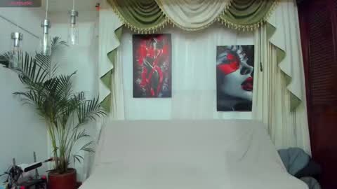 Snapshot of hotties_kittens18 chatting on December 15, 2025, 6:01 pm hotties_kittens18 online show from December 15, 2025, 6:01 pm