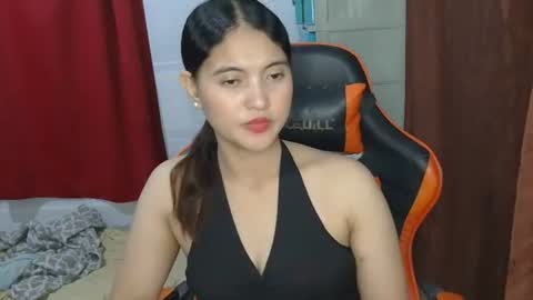 hottiqueeny online show from December 4, 2024, 1:09 pm