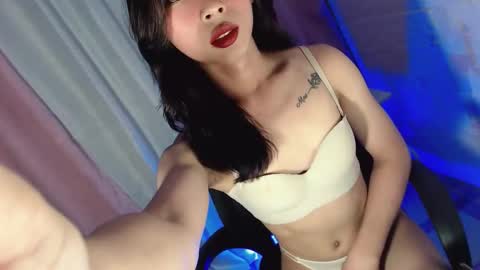 Snapshot of hottmolly100403 chatting on October 23, 2025, 8:57 am SCARLET online show from October 23, 2025, 8:57 am