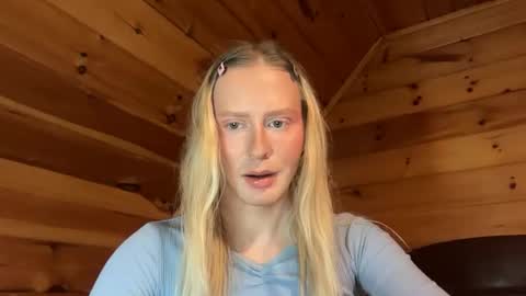 Snapshot of hottransgirlie chatting on January 20, 2025, 10:18 am HotTransGirlie online show from January 20, 2025, 10:18 am