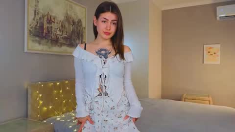 Molly HottMolly online show from April 22, 2026, 1:12 pm