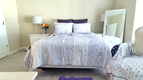 Maggie online show from September 25, 2025, 8:34 pm