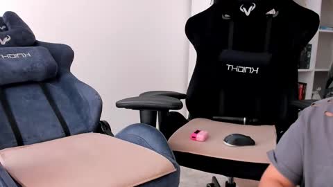 Snapshot of hottyblonds chatting on October 9, 2025, 11:19 am Nessie and Jessie online show from October 9, 2025, 11:19 am