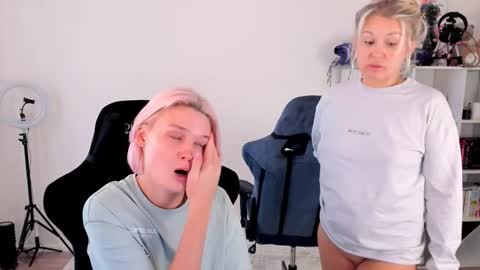 Snapshot of hottyblonds chatting on October 12, 2025, 10:58 am Nessie and Jessie online show from October 12, 2025, 10:58 am