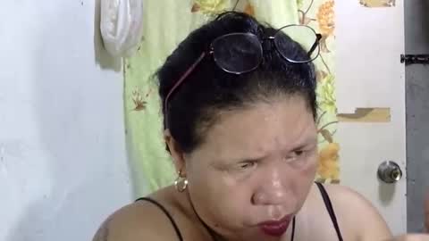 hottycrissy4u online show from May 12, 2026, 7:44 pm