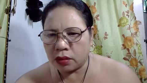 hottycrissy4u online show from May 27, 2026, 5:10 pm