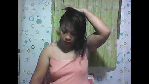 hottyelle1 online show from April 14, 2026, 2:39 am