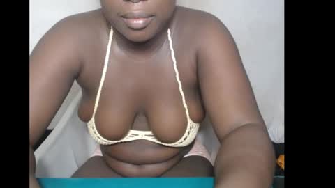 Snapshot of hottylissa1 chatting on November 22, 2025, 8:19 pm hottylissa1 online show from November 22, 2025, 8:19 pm