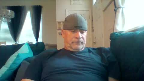 hotyummycock69 online show from January 18, 2026, 3:27 pm