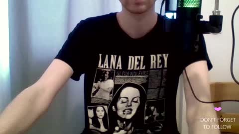 Snapshot of houdenni chatting on February 7, 2025, 1:01 pm twinkie online show from February 7, 2025, 1:01 pm