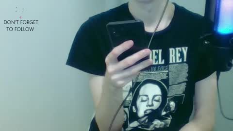 Snapshot of houdenni chatting on February 11, 2025, 7:27 pm twinkie online show from February 11, 2025, 7:27 pm